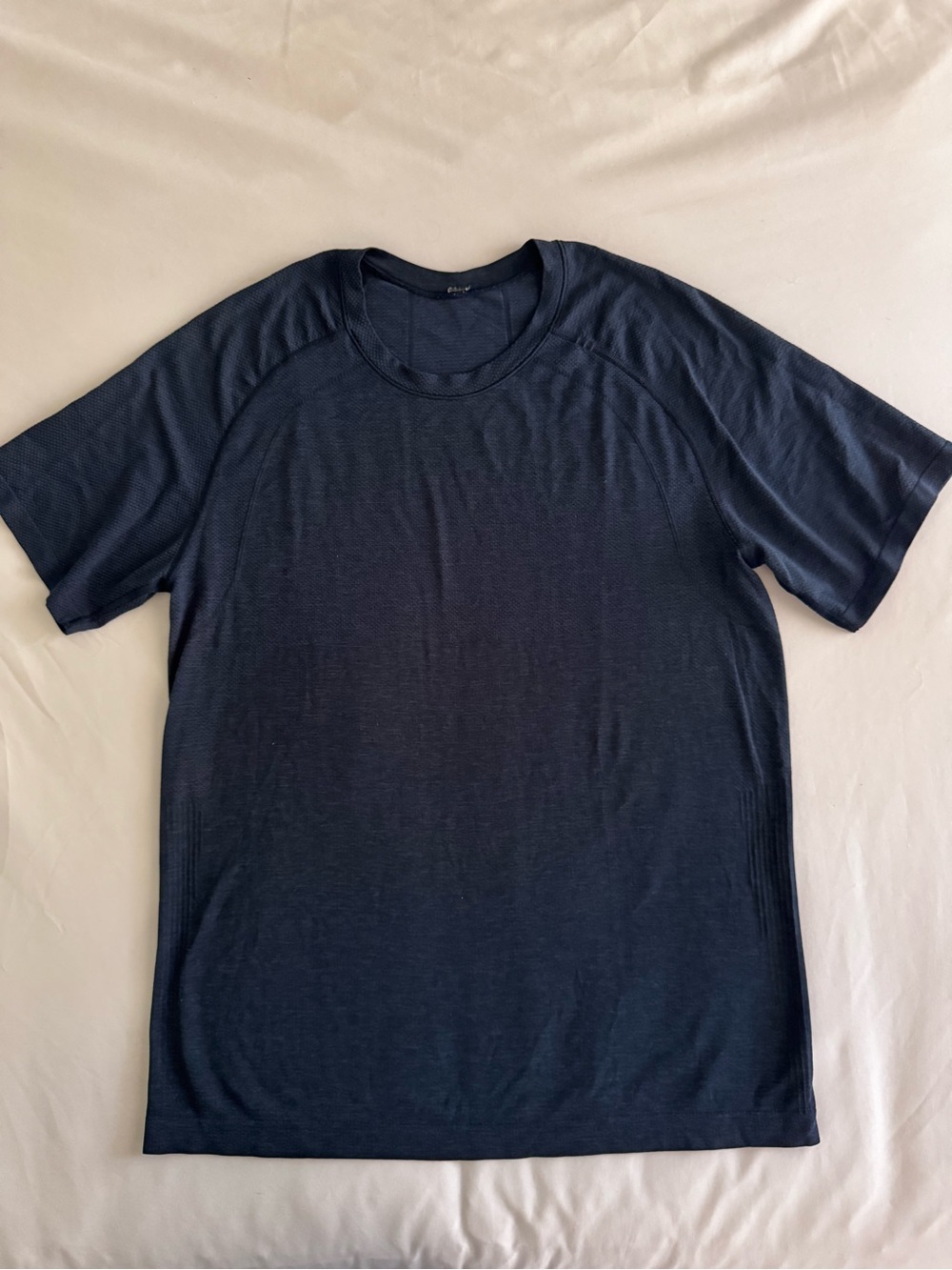 Lululemon Athletica Men's Crew Neck Athletic T-Shirt - Navy